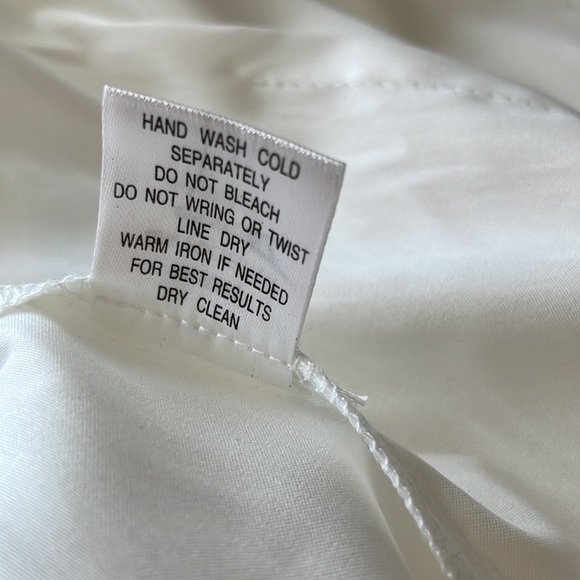 Isadora Collection White Blouse w/Ruffle Collar & Sleeves w/Sash New Condition - Picture 12 of 14